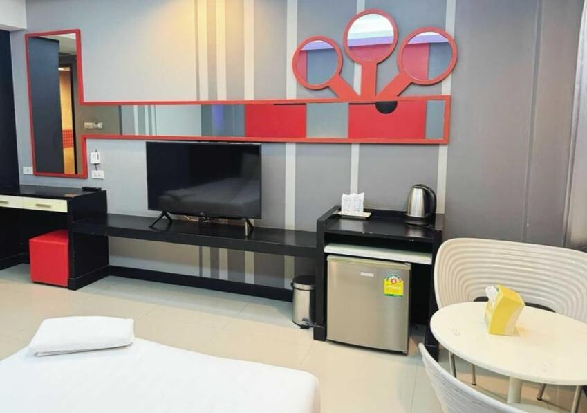 Capital O 75514 Vasidtee City Hotel Suphan Buri Exterior foto