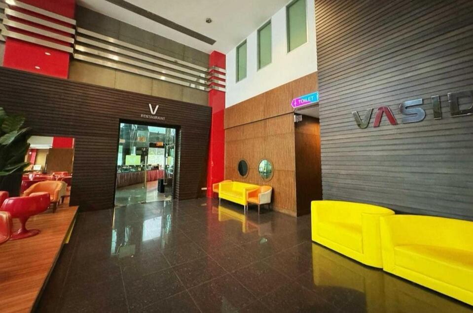 Capital O 75514 Vasidtee City Hotel Suphan Buri Exterior foto
