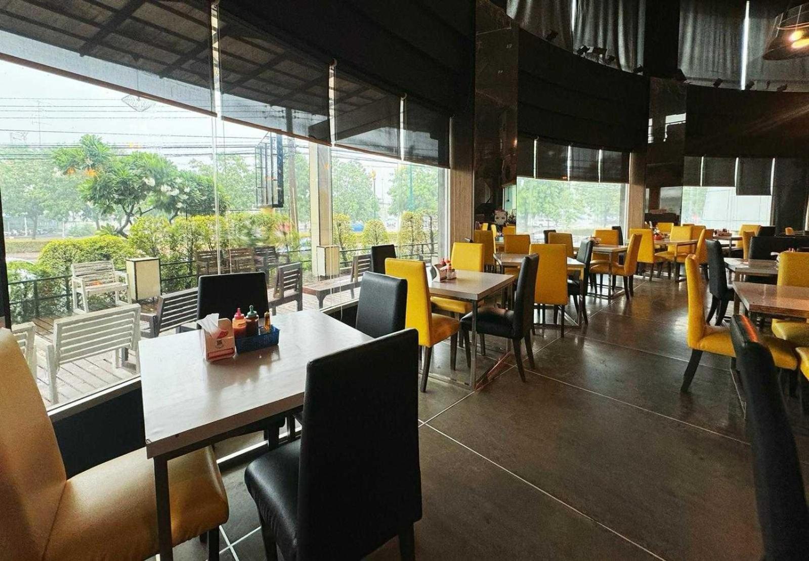 Capital O 75514 Vasidtee City Hotel Suphan Buri Exterior foto
