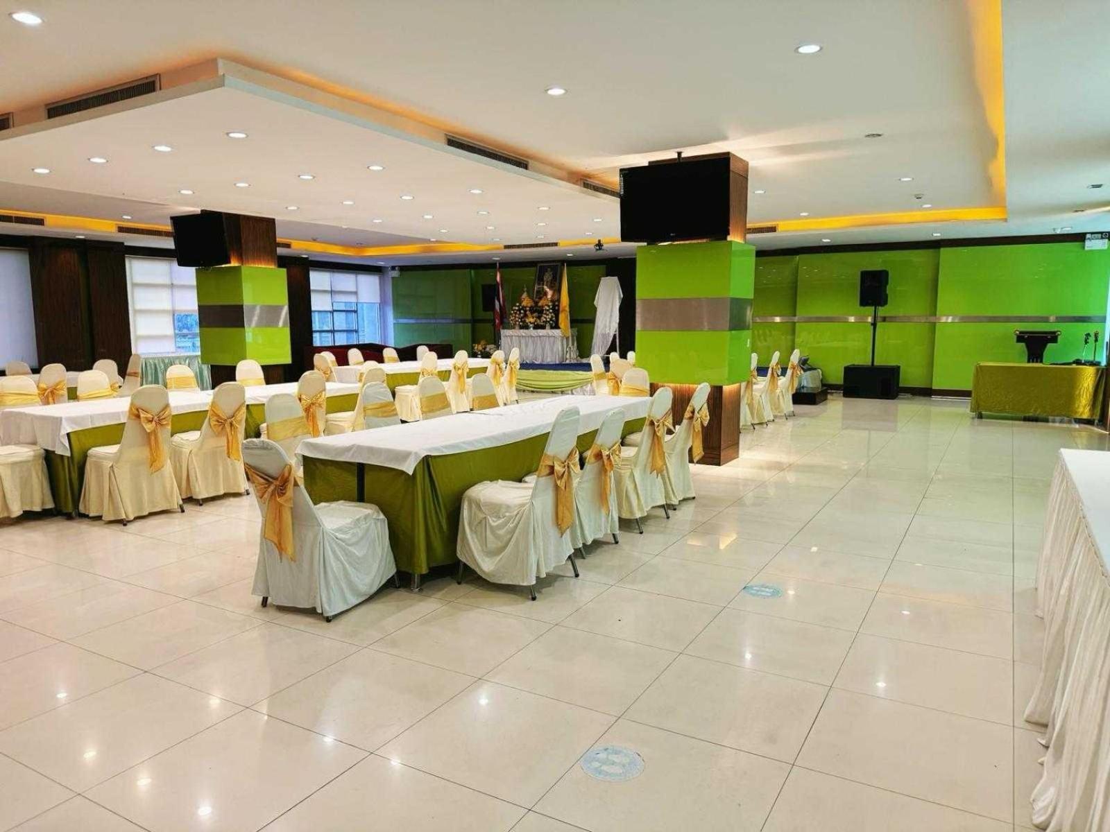 Capital O 75514 Vasidtee City Hotel Suphan Buri Exterior foto