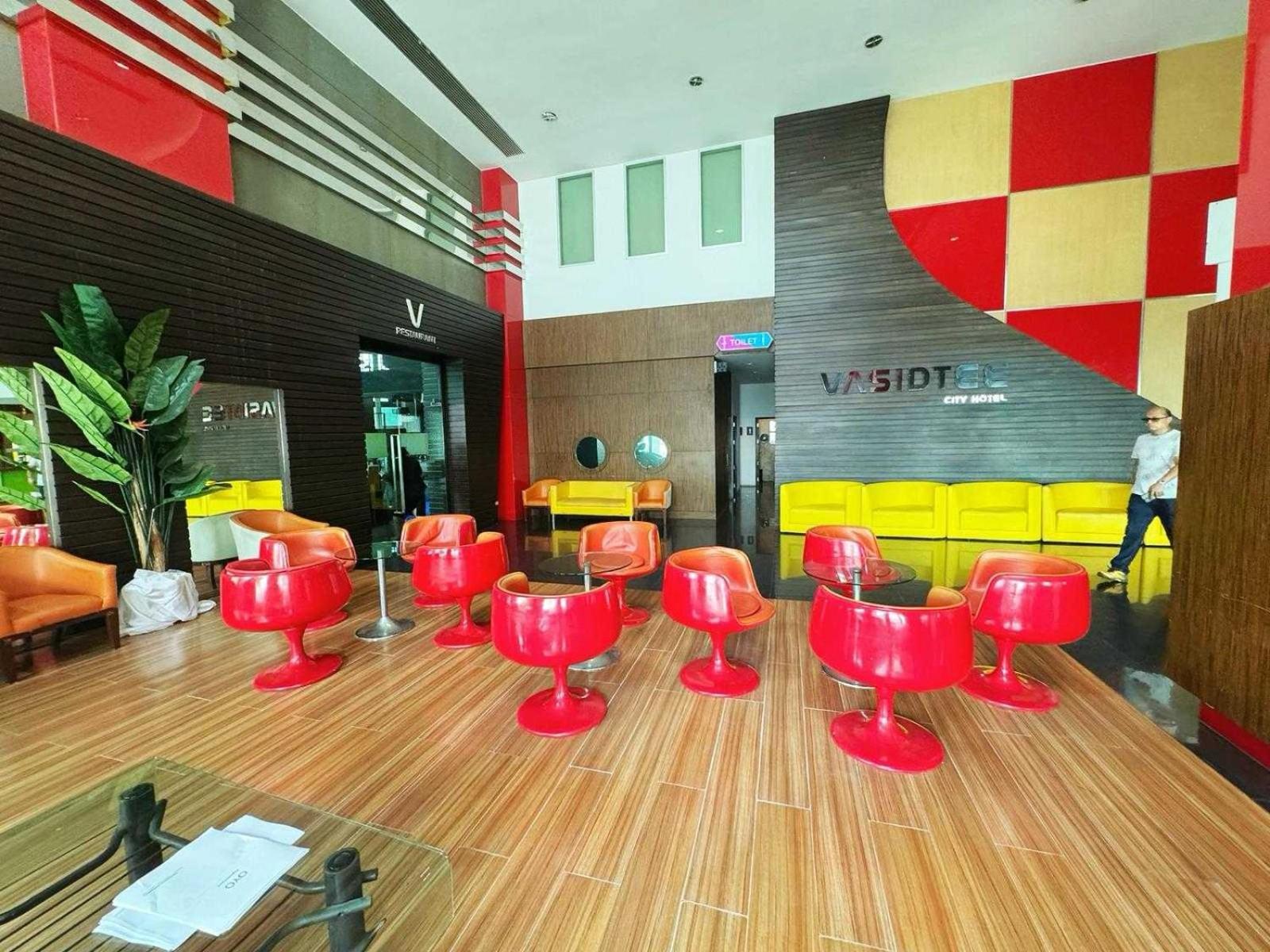 Capital O 75514 Vasidtee City Hotel Suphan Buri Exterior foto