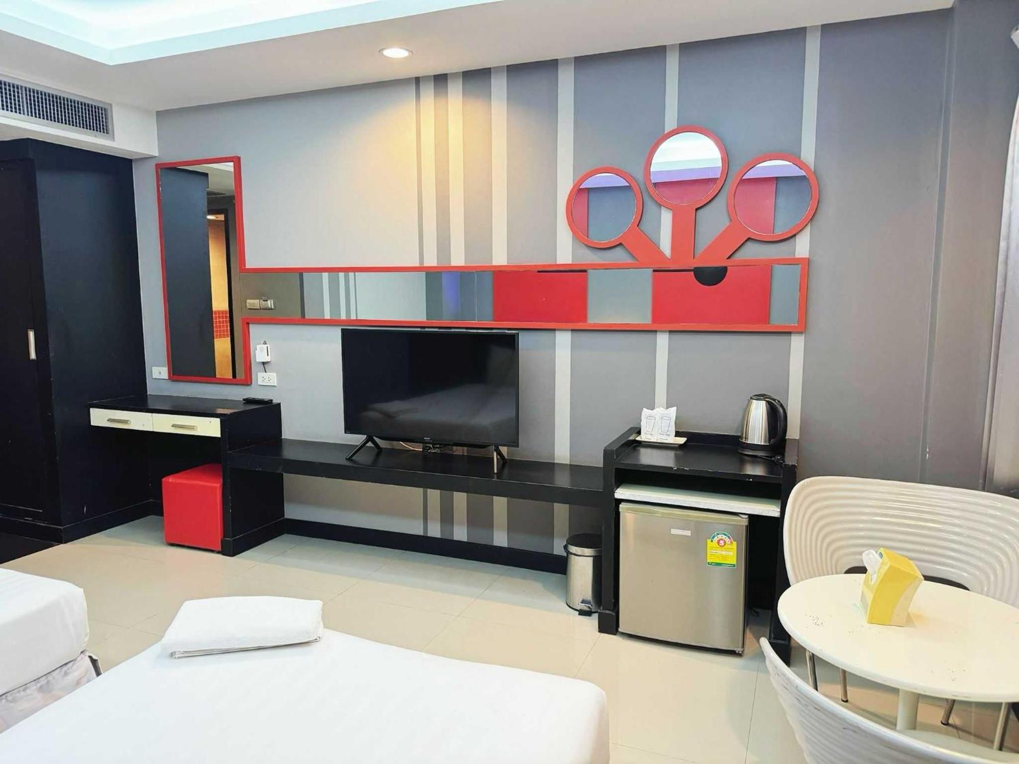Capital O 75514 Vasidtee City Hotel Suphan Buri Exterior foto