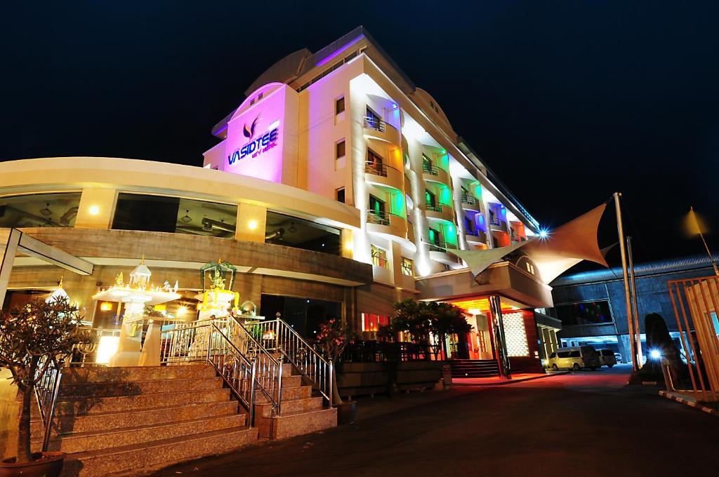 Capital O 75514 Vasidtee City Hotel Suphan Buri Exterior foto